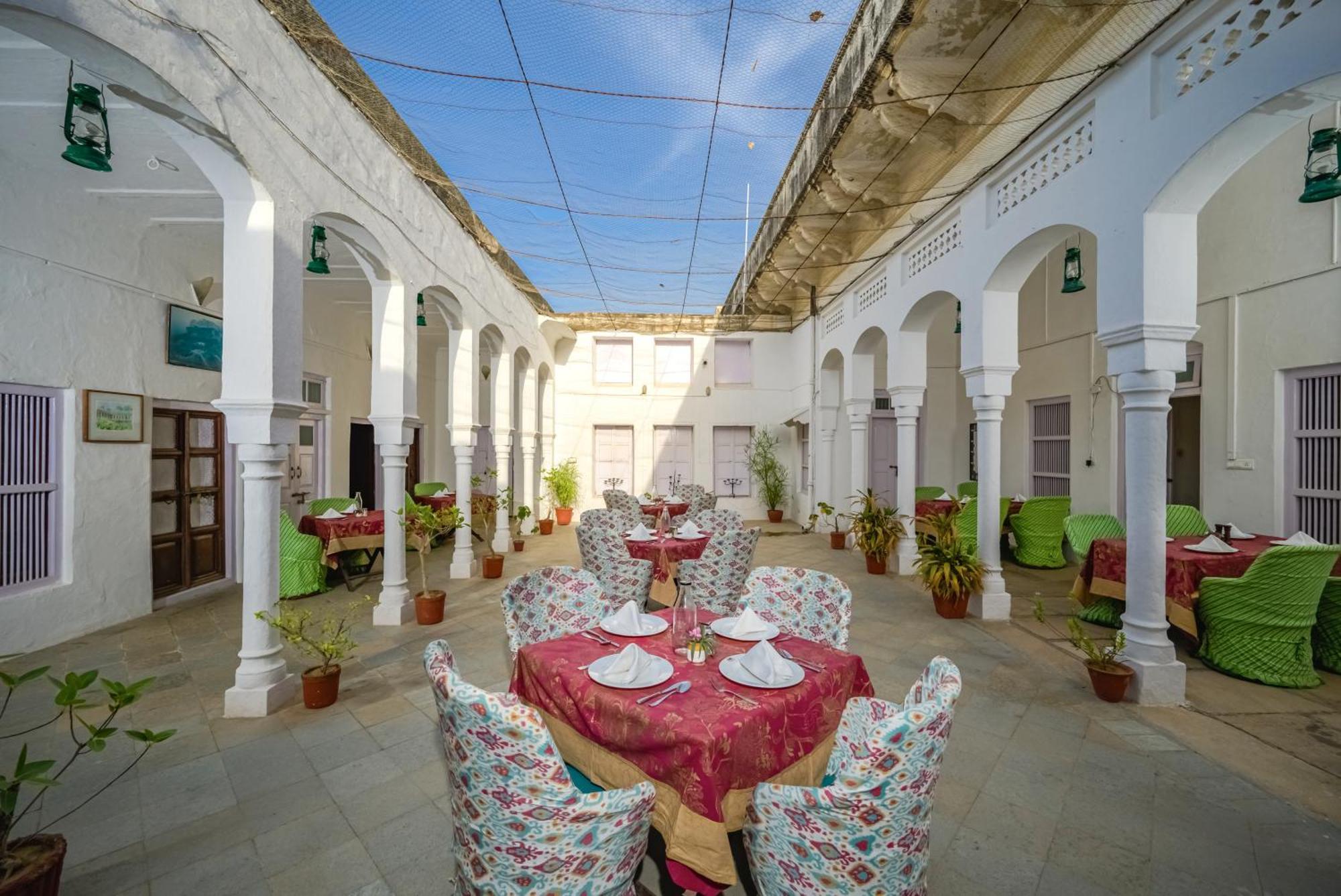 Hotel Neemrana'S - Piramal Haveli à Bagar Extérieur photo