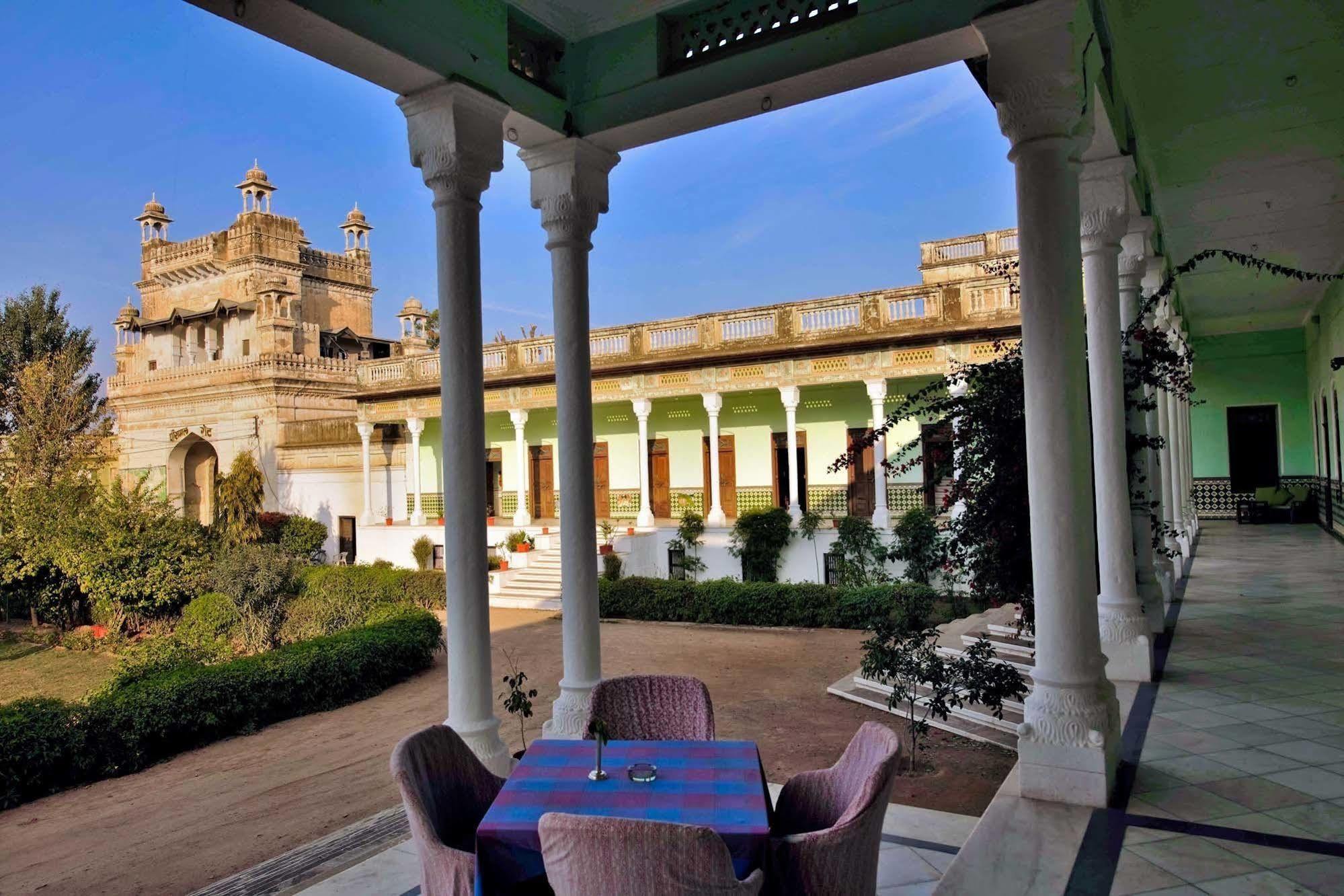 Hotel Neemrana'S - Piramal Haveli à Bagar Extérieur photo